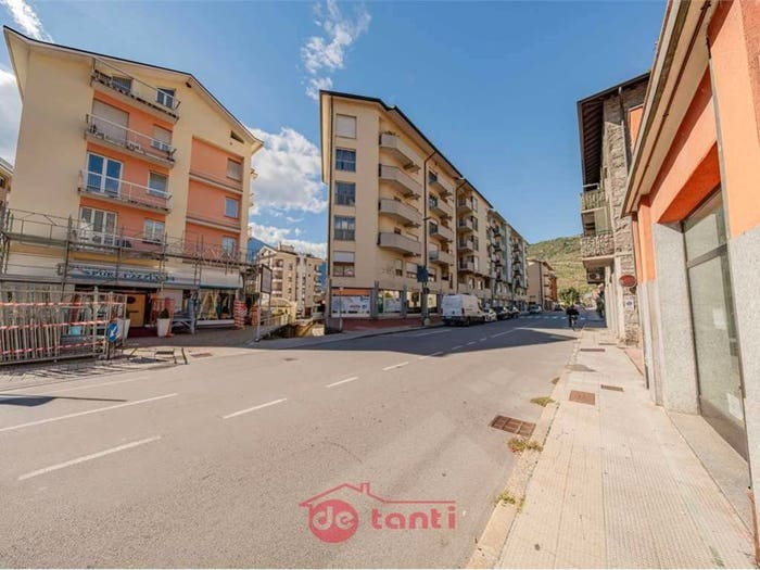 Appartamento con 5 locali in vendita in Via Mazzini, Centro, Sondrio