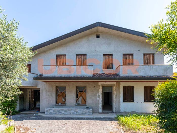 Casa con 6 locali in vendita in Centro, Casalserugo