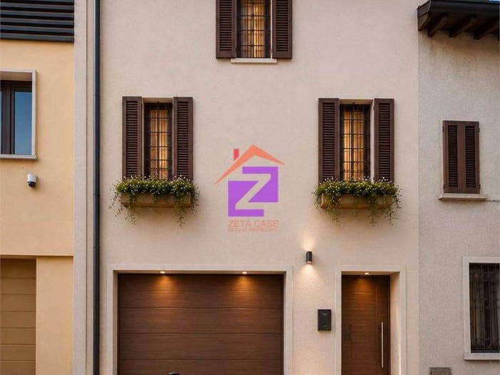 Casa quadrilocale in vendita in Via Conte Camillo Benso di Cavour, Centro, Orzinuovi