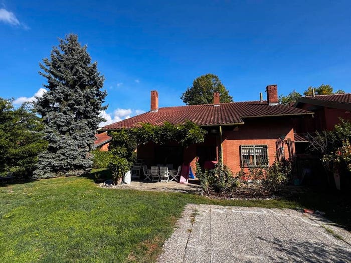 Casa con 6 locali in vendita in Viale Bruno Buozzi, Garino, Vinovo