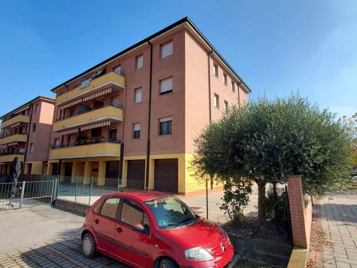 Appartamento quadrilocale in vendita in via ARNO, Bomporto