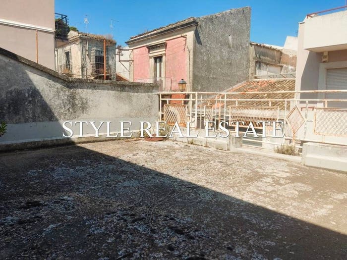 Appartamento quadrilocale in vendita in Via Camillo Benso di Cavour, Canicattini Bagni