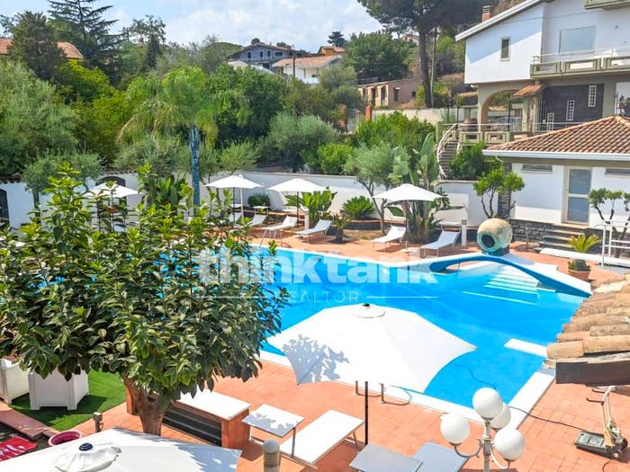 Casa con 6 locali in vendita in Via Ombra, Centro, Mascalucia