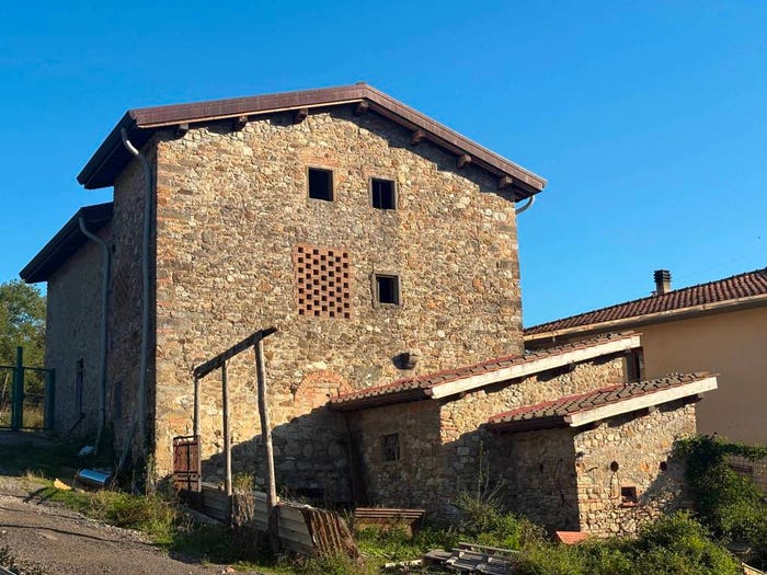 Casa con 6 locali in vendita in Scarperia e San Piero