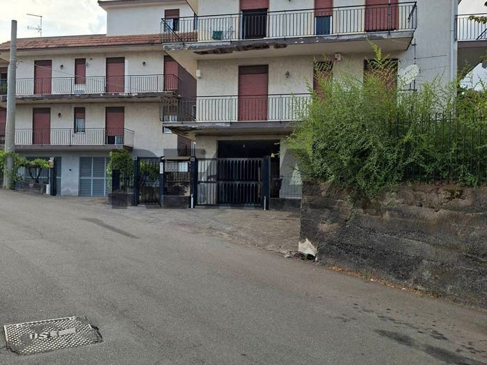 Appartamento quadrilocale in vendita in Via Carone, Sant'Alfio