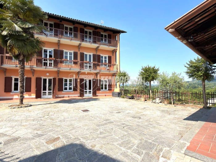 Casa con 6 locali in vendita in Via Ettore Perrone, Centro, Cossano Canavese