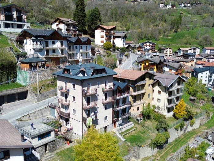 Appartamento trilocale in vendita in Via Dante Alighieri, Vezza d'Oglio