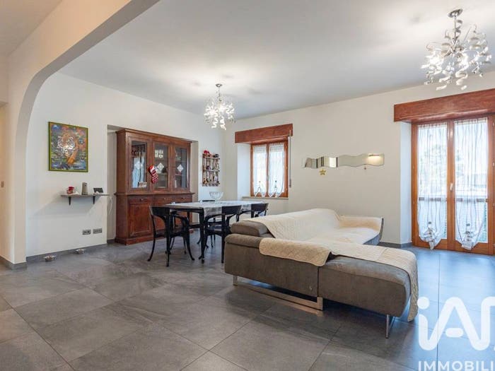 Appartamento con 6 locali in vendita in Via SOLFERINO, Centro, Castelfidardo
