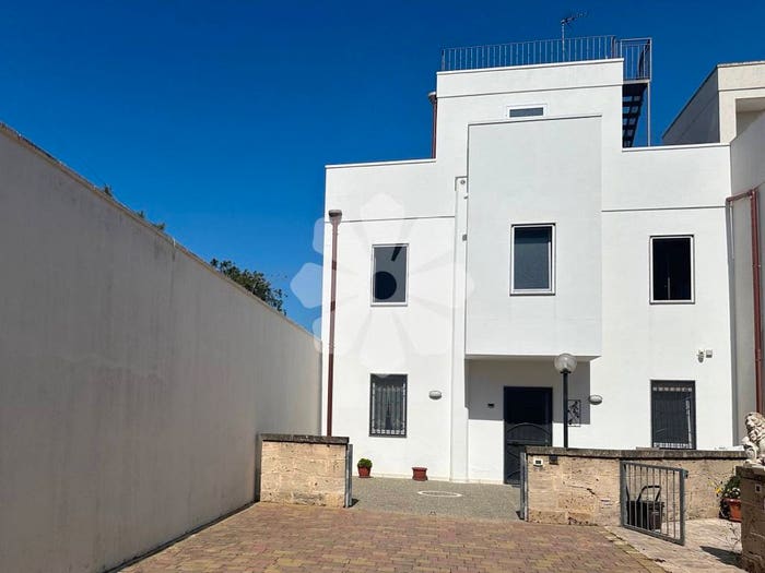 Casa quadrilocale in vendita in Via Carlo Mauro, Centro, Nardò