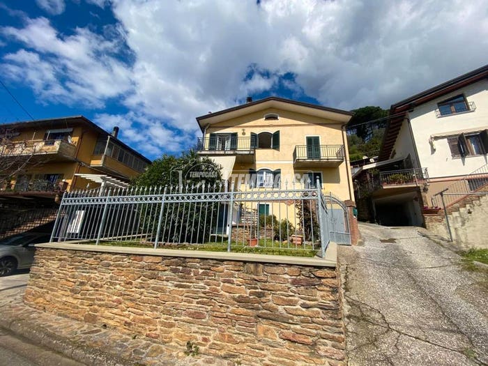 Casa con 6 locali in vendita in Via della Resistenza, Zona Collinare Cerreto Sant'Eustachio, Montignoso