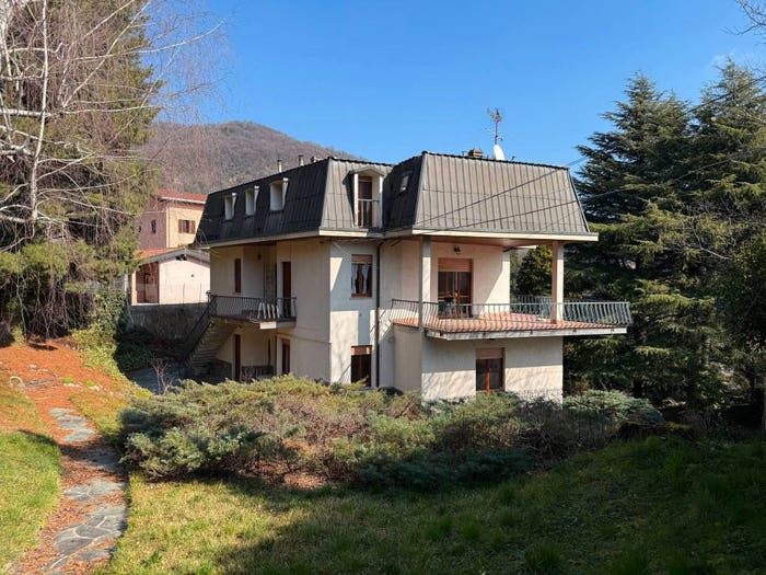 Casa con 6 locali in vendita in Via Santissimi Giovanni e Paolo, Centro, Asso