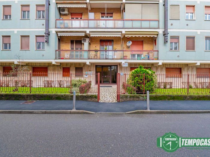 Appartamento trilocale in vendita in Via delle Rose, Melegnano