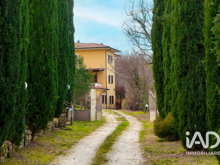 Casa con 6 locali in vendita in Via Ca' Gennaro, Valfabbrica