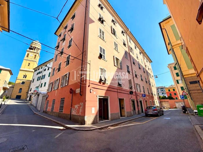 Appartamento quadrilocale in vendita in Via Giacomo Oneto, Cornigliano, Genova