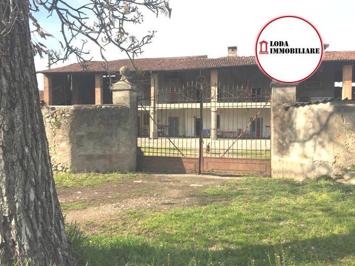 Casa con 6 locali in vendita in Via Palazzolo, Pontoglio
