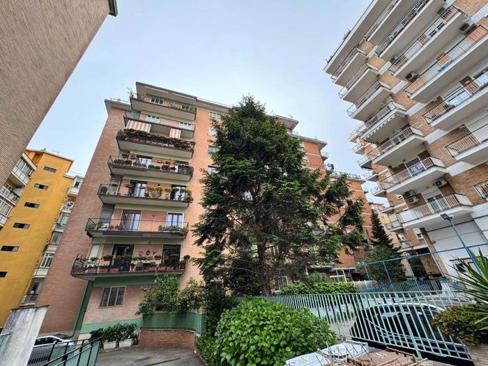 Appartamento con 5 locali in vendita in Via Mariano Semmola, Rione Alto, Napoli