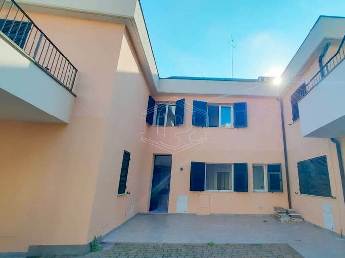 Appartamento quadrilocale in vendita in Via dei Mille, Centro, Albenga