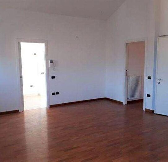Casa con 5 locali in vendita in Viale Francesco Crispi, Centro, Teramo