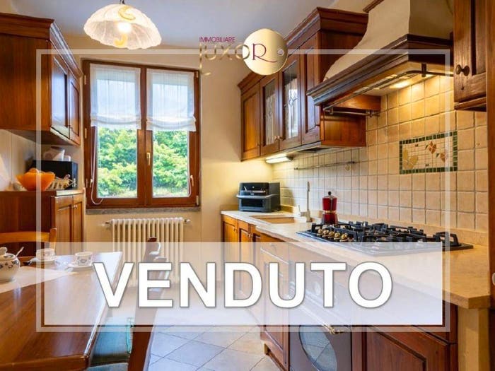 Appartamento trilocale in vendita in Via Delle Sorgenti, Montevecchia
