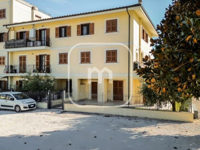 Appartamento quadrilocale in vendita in Via Prenestina Nuova, Centro, Palestrina