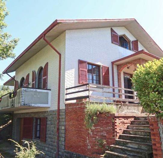 Casa con 6 locali in vendita in Via Nazionale, Centro, Fivizzano