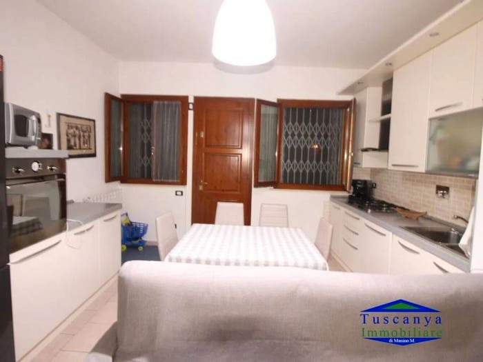 Appartamento trilocale in vendita in Abbadia Campolungo, Colle di Val d'Elsa
