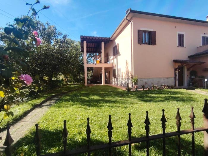 Casa trilocale in vendita in Via della Meccanica, Via Marconi San Nicolò, Spoleto