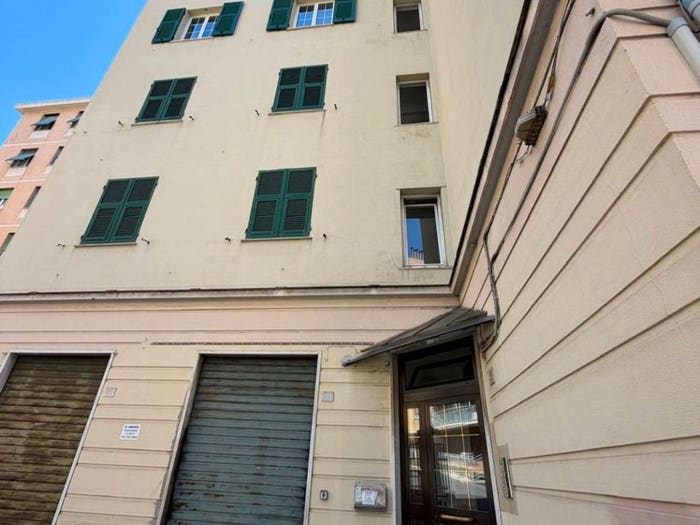 Appartamento trilocale in vendita in Via Sparta, Sestri Ponente, Genova