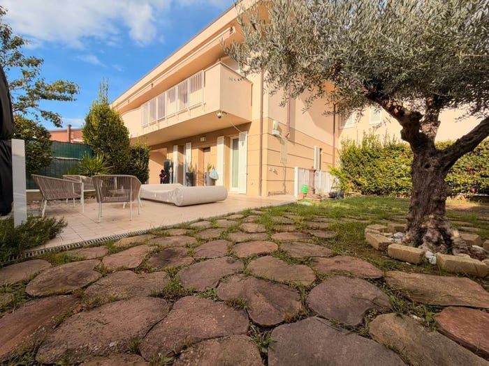 Appartamento trilocale in vendita in Via dei Frassini, Torraccia Tre Ponti, Pesaro