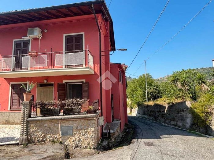 Casa con 6 locali in vendita in Via Santo Stefano, Monte San Giovanni Campano