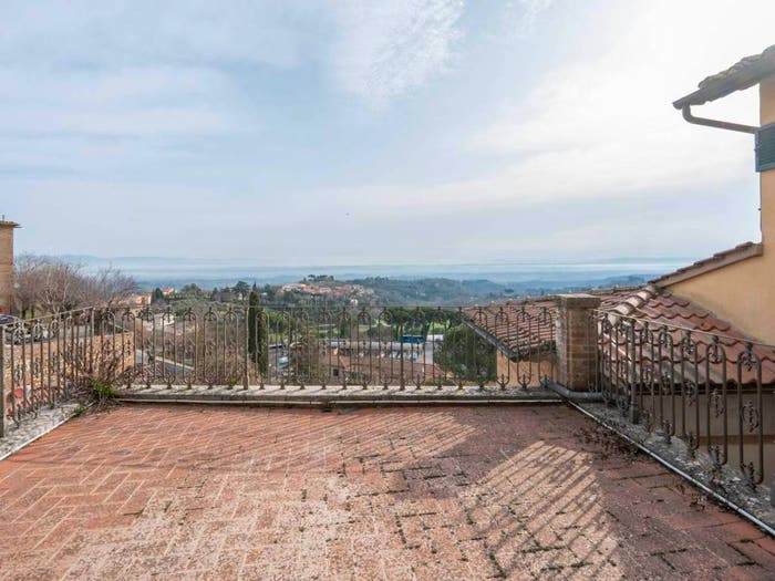 Casa con 6 locali in vendita in Via Talosa, Centro, Montepulciano