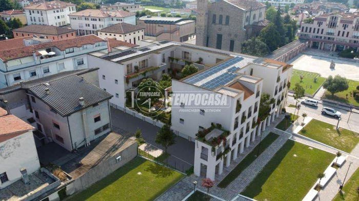 Appartamento quadrilocale in vendita in Piazza San Martino, Centro, Abano Terme