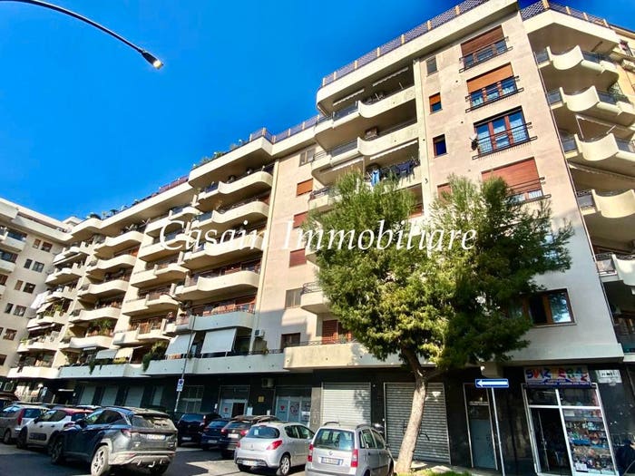 Appartamento con 5 locali in vendita in Via Zuretti, Immacolata, Foggia