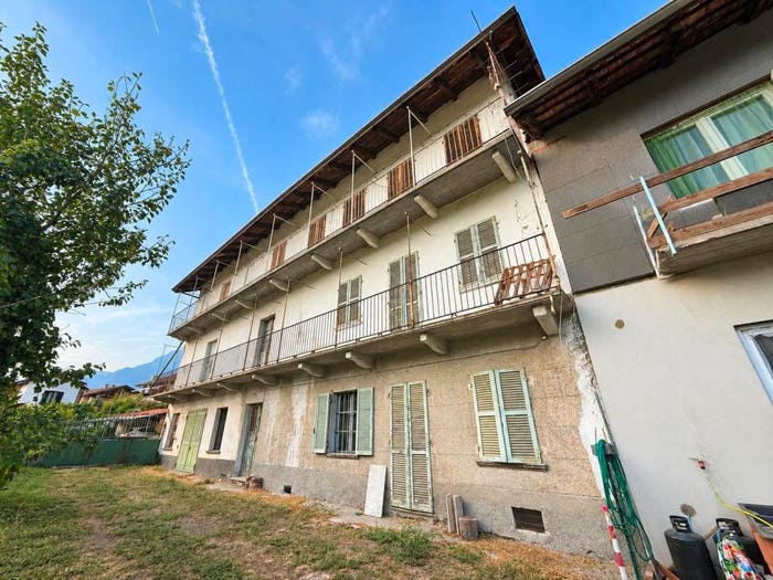Casa con 6 locali in vendita in Via Braida, San Didero