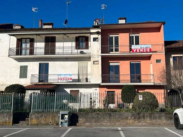 Appartamento con 5 locali in vendita in Piazza Michele Filippi, Centro, Villanova Mondovì