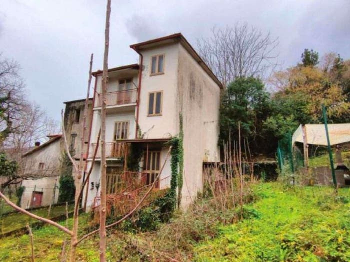 Appartamento con 6 locali in vendita in Via Furmo, Pietrastornina