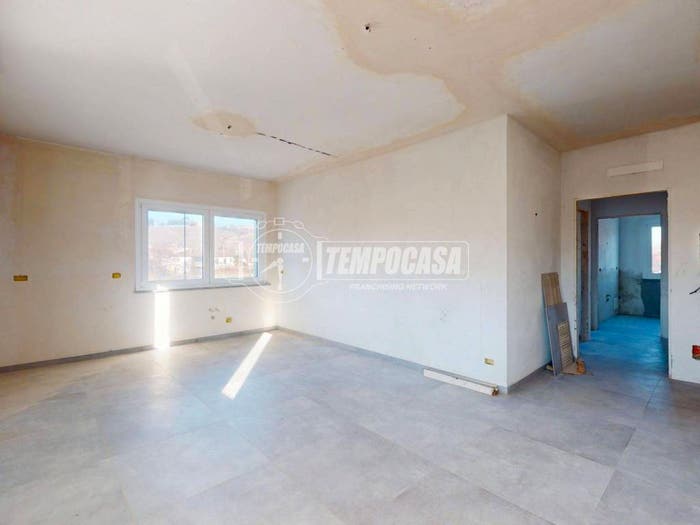 Appartamento trilocale in vendita in Via Santa Maria del Piano, Borgonovo, Neive