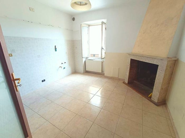 Casa quadrilocale in vendita in Vico Mezzanotte, Centro, Isernia