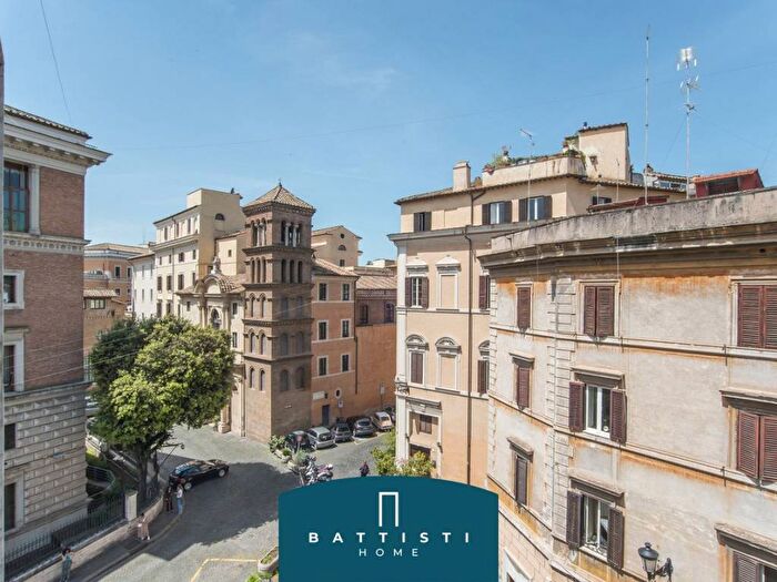 Appartamento quadrilocale in vendita in Piazza Benedetto Cairoli, Campo de' Fiori, Roma