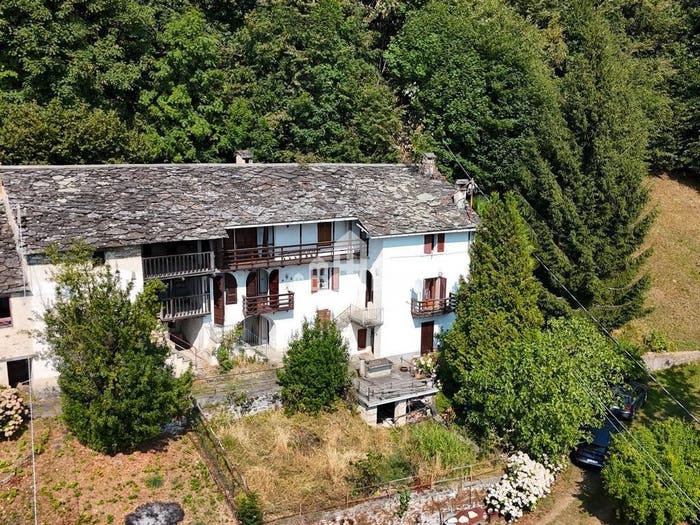Casa con 5 locali in vendita in via della chiesa, Valchiusa