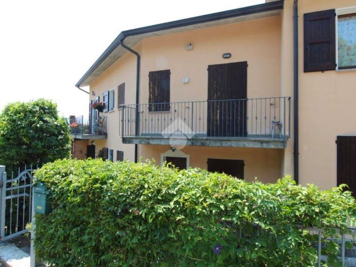 Casa con 6 locali in vendita in Via Calcinara, Centro, Toano