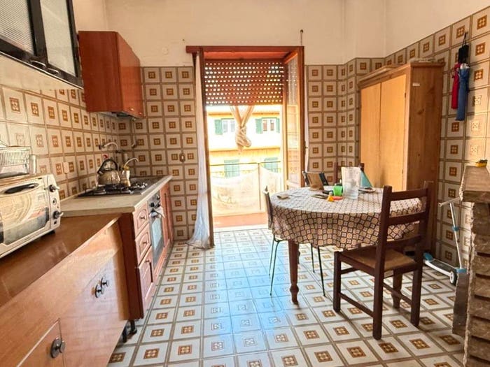 Appartamento quadrilocale in vendita in VIA MORLUPO, Centro, Capena