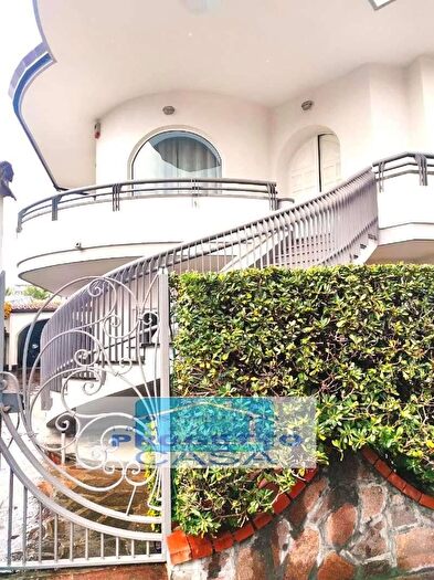 Casa con 10 locali in vendita in Via Corso Vittorio Emanuele, Marigliano
