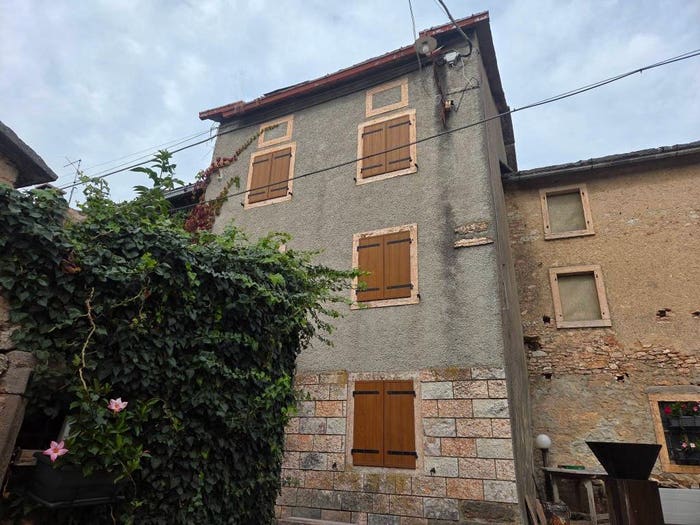 Casa con 5 locali in vendita in Contrada Grobbe, Corbiolo, Bosco Chiesanuova