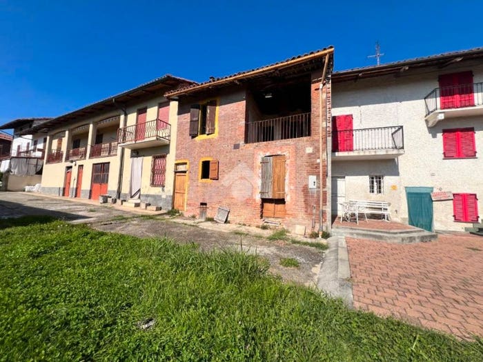 Casa trilocale in vendita in Via duca d'Aosta, Centro, Cunico