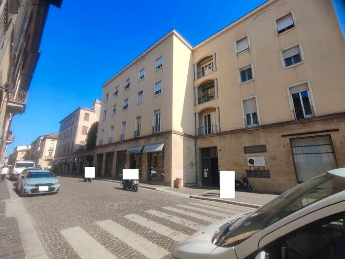 Appartamento trilocale in vendita in Centro Storico, Pavia