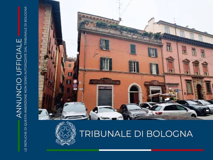 Appartamento con 6 locali in vendita in Pza Galileo Galilei, Centro Storico, Bologna