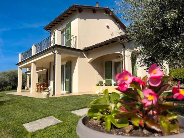 Casa con 6 locali in vendita in Via Romana, Bordighera