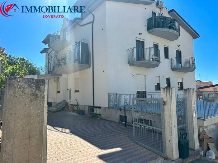 Appartamento trilocale in vendita in Via Leonida Repaci, Martelli, Satriano