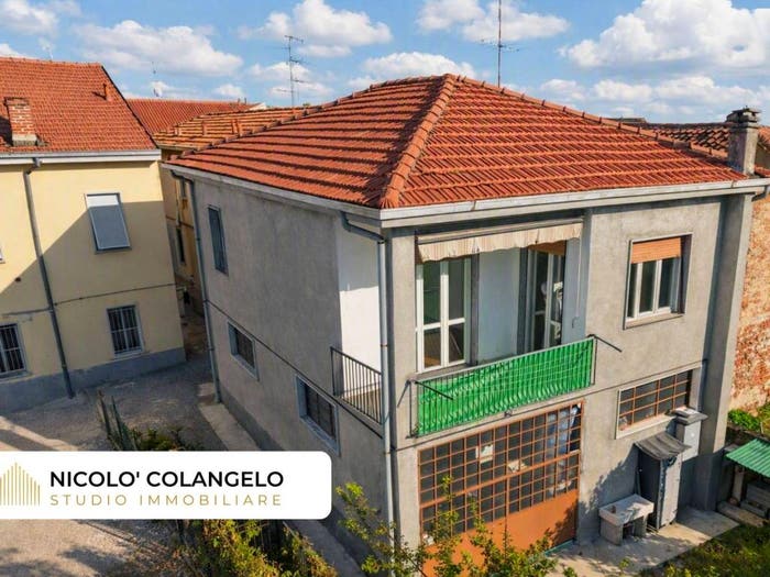 Casa trilocale in vendita in Via Dante Alighieri, Centro, Caronno Pertusella